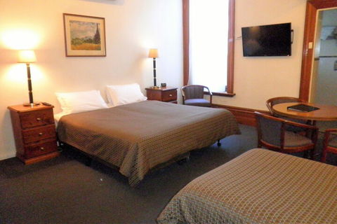 Princes Lodge Motel - New Castle Holiday 4