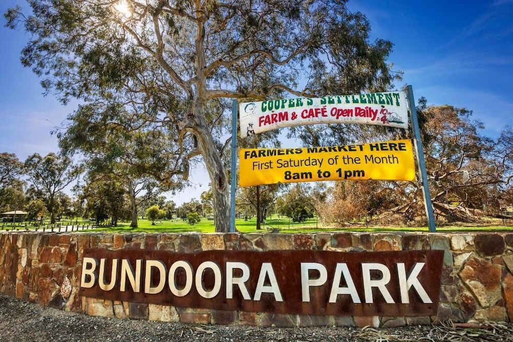 Bundoora VIC New Castle Holiday