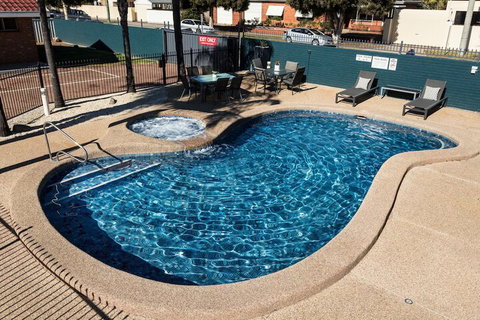 Addison Motor Inn - New Castle Holiday 3