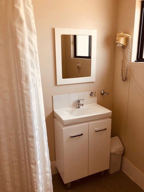 Red Cedar Motel - New Castle Holiday 5