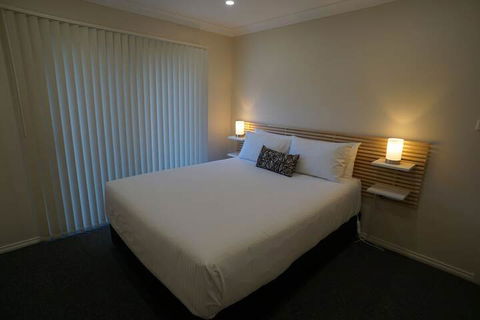 Zig Zag Motel - New Castle Holiday 7