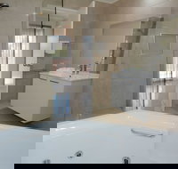 City Centre Motel - New Castle Holiday