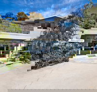 Lorne Bay View Motel - New Castle Holiday