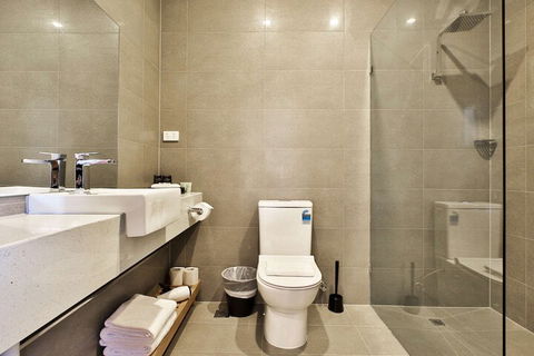 Comfort Inn & Apartments Dandenong - New Castle Holiday 3