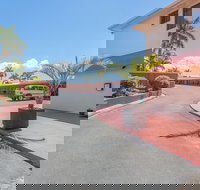 Mackay Rose Motel - New Castle Holiday