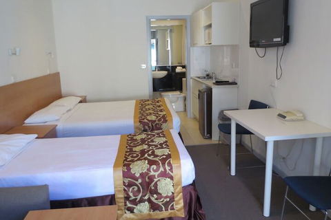 Flagstaff City Inn - New Castle Holiday 5