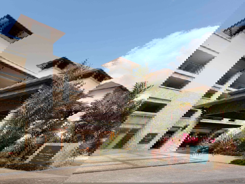 Palm Cove QLD New Castle Holiday