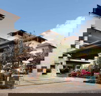 Pullman Palm Cove Sea Temple Resort and Spa - New Castle Holiday