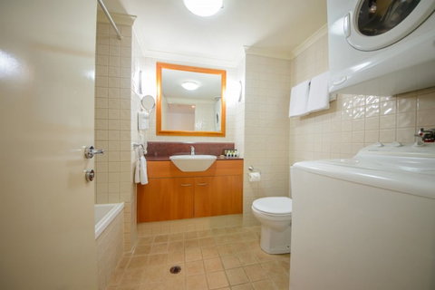 Central Cosmo Apartments - New Castle Holiday 5