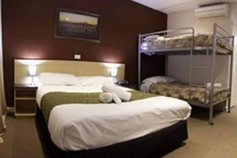 Mansfield Motel - New Castle Holiday 5