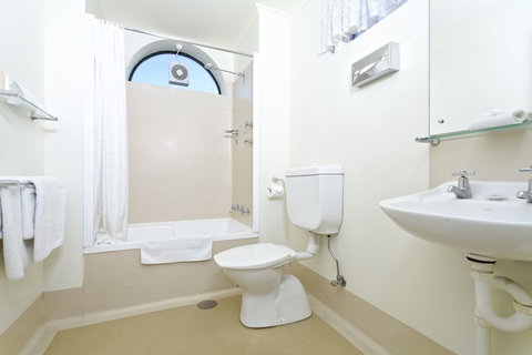 BreakFree Directors Studio - New Castle Holiday 4