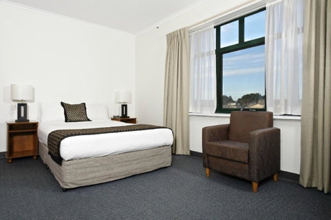 BreakFree Directors Studio - New Castle Holiday 2