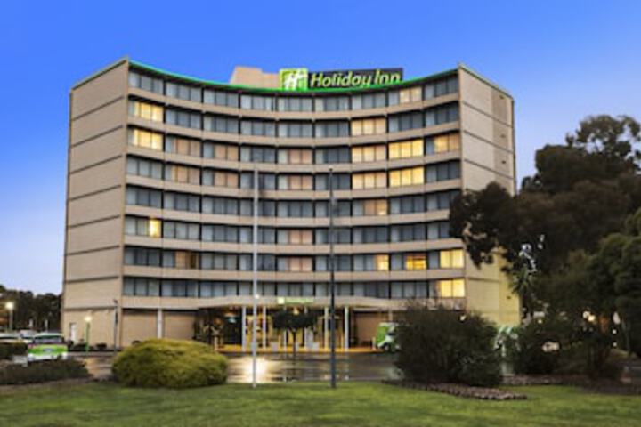 Melbourne Airport VIC New Castle Holiday