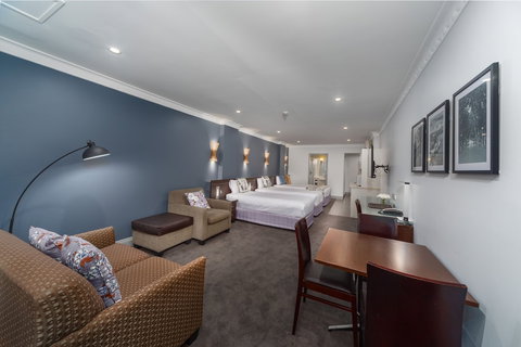 Hyde Park Inn - New Castle Holiday 5