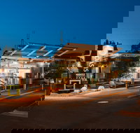 Majestic Oasis Apartments - New Castle Holiday