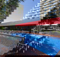 Royal On The Park - New Castle Holiday