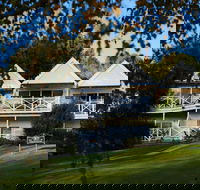 Lake House Daylesford - New Castle Holiday