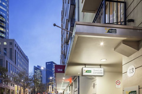 Quest On Lonsdale - New Castle Holiday 1