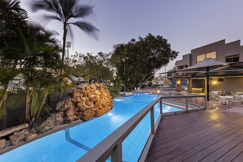 View Brisbane - New Castle Holiday 5