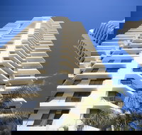 Paradise Centre Apartments - New Castle Holiday