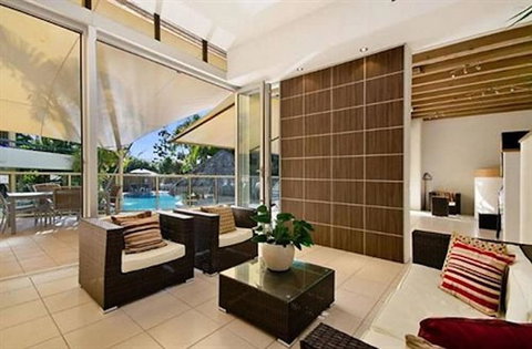 Noosa International Resort - New Castle Holiday 1