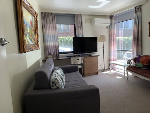 Albert Heights Serviced Apartments - New Castle Holiday 5