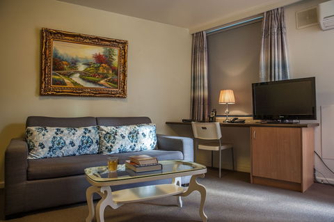 Albert Heights Serviced Apartments - New Castle Holiday 4