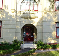 Toorak Manor - New Castle Holiday