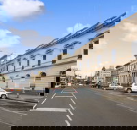 Quality Inn Heritage On Lydiard - New Castle Holiday