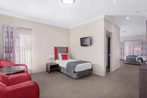 Platinum International - New Castle Holiday 4