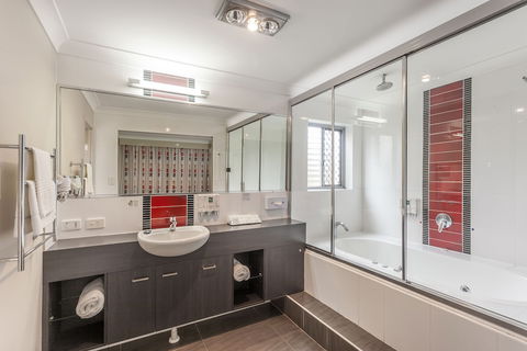 Platinum International - New Castle Holiday 3
