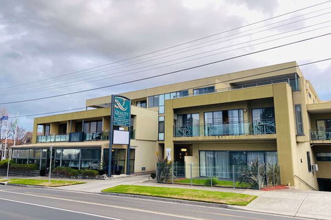 Quality Hotel Bayside Geelong - New Castle Holiday 1