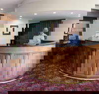 Ensenada Motor Inn and Suites - New Castle Holiday