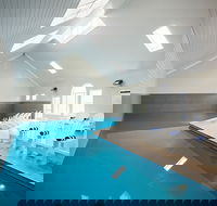 Deep Blue Hotel  Hot Springs - New Castle Holiday