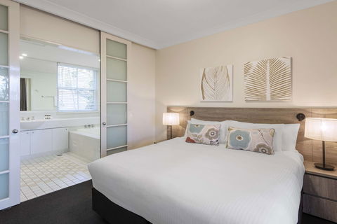 Oaks Cypress Lakes Resort - New Castle Holiday 6