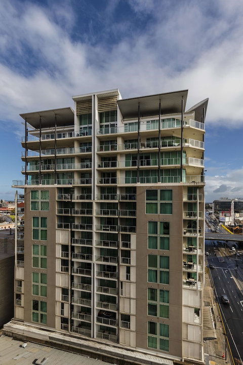 Oaks Adelaide Horizons Suites - New Castle Holiday 3