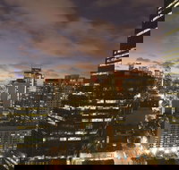 Oaks Melbourne on Lonsdale Suites - New Castle Holiday