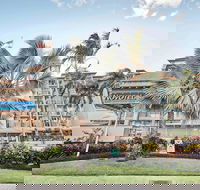 Novotel Cairns Oasis Resort - New Castle Holiday