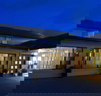 Country Plaza Queanbeyan - New Castle Holiday