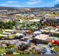 Coach House Launceston - New Castle Holiday