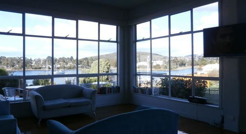 Waterfront Lodge Motel - New Castle Holiday 1