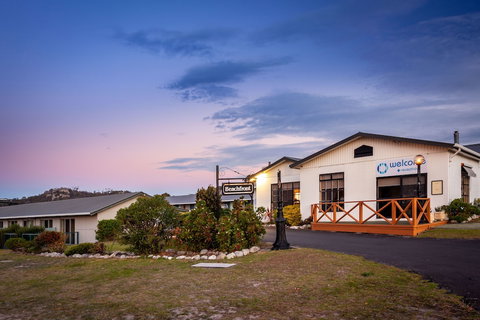 Beachfront At Bicheno - New Castle Holiday 3