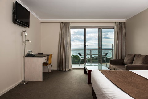 Beachfront At Bicheno - New Castle Holiday 5