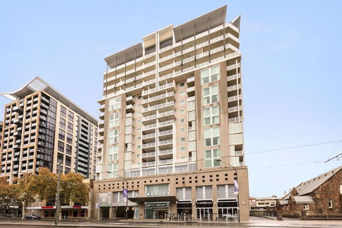 Oaks Adelaide Embassy Suites - New Castle Holiday 0