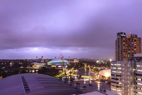 Oaks Adelaide Embassy Suites - New Castle Holiday 5