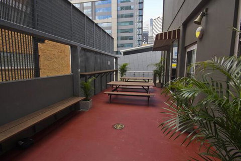 Base Brisbane Embassy - New Castle Holiday 4