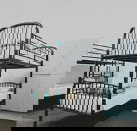 Nomads Brisbane Hostel - New Castle Holiday