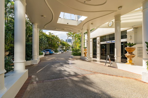 Burleigh Mediterranean Resort - New Castle Holiday 0