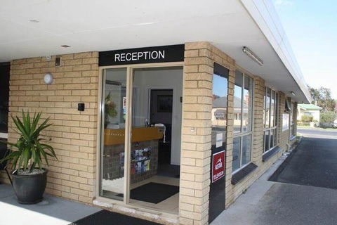 Bass & Flinders Motor Inn - New Castle Holiday 6