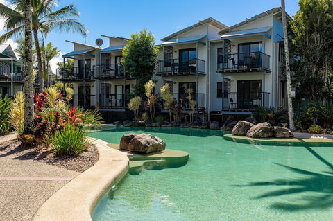 Noosa Lakes Resort - New Castle Holiday 1